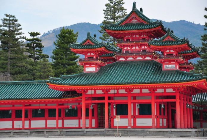 5 Kuil dan Tempat Wisata Terkenal di Kyoto Jepang